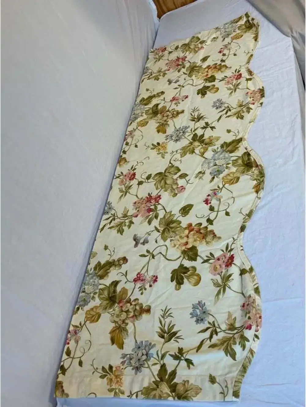 Waverly vintage Floral Scalloped Window Valance set of 2